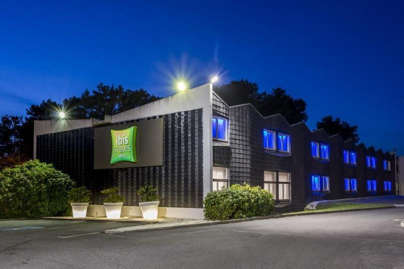 Hotel Ibis Styles Lorient Caudan Exterior foto